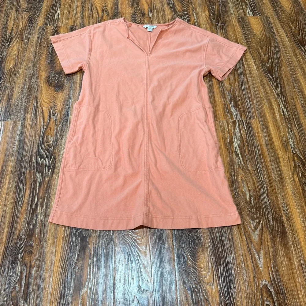 Athleta Size M Shirt Clay Coral Short Sleeve V-Neck Pocket Mini Shift Farallon